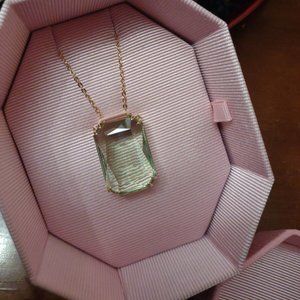 SWAROVSKI CRYSTAL MILLENIA PENDANT GREEN/GOLD 5619491 .NEW IN BOX